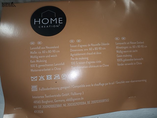 Lot 186 - schapenvellen. 4 stuks - afbeelding 4 van  6