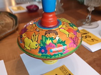 Lot 187 - blikken speelgoed tol - afbeelding 2 van  3