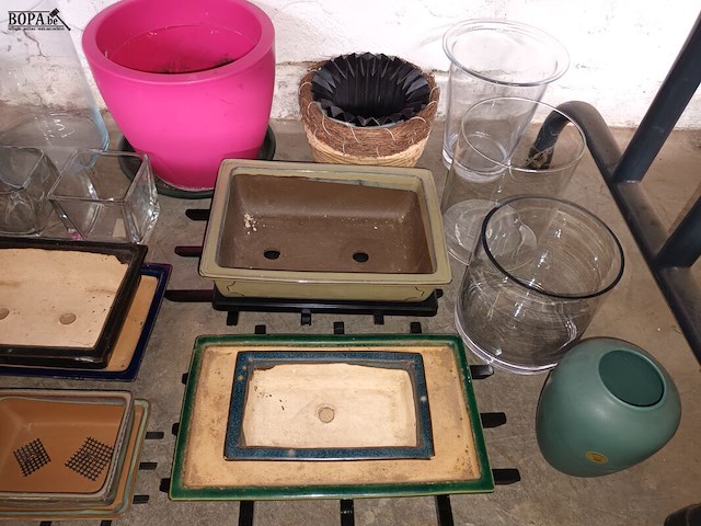 Lot 187 - bloempotten. 26 stuks - afbeelding 4 van  4