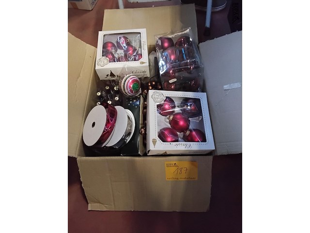 Lot 187 - kertdecoratie allerlei - afbeelding 1 van  1