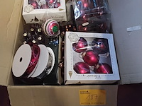 Lot 187 - kertdecoratie allerlei - afbeelding 1 van  1