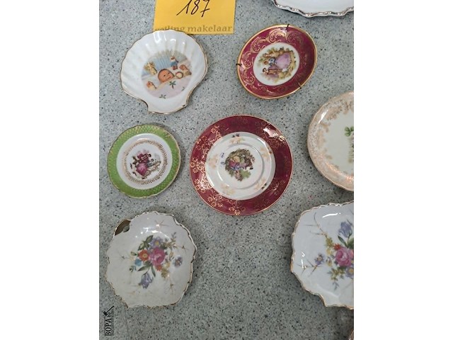Lot 187 - lot decoratieve minibordjes - afbeelding 2 van  4
