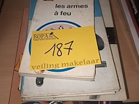 Lot 187 - oude boeken over wapens. 6 stuks - afbeelding 5 van  5
