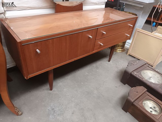 Lot 187 - retro kastje met ovalen spiegel - afbeelding 2 van  4