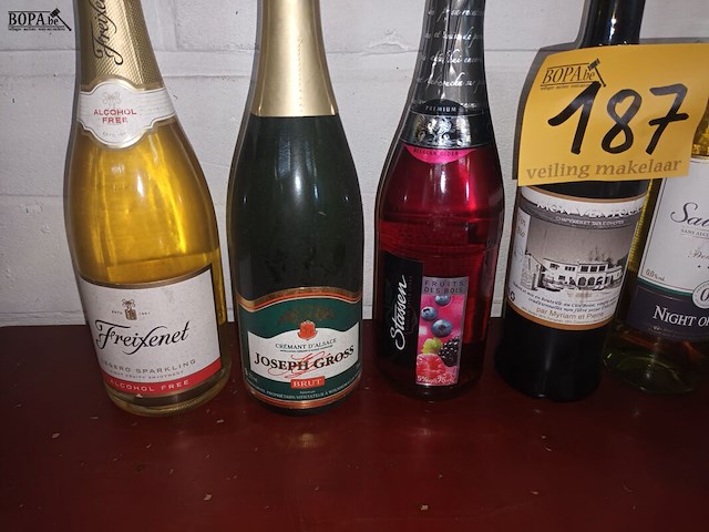 Lot 187 - wijn en alcoholische dranken. 12 stuks - afbeelding 2 van  4