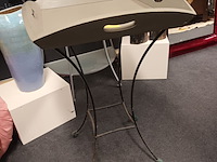 Lot 188 - bijzettafel - afbeelding 1 van  3