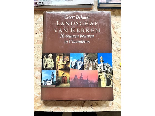 Lot 188 - landschap van kerken 10 eeuwen bouwen in vlaanderen - afbeelding 1 van  7