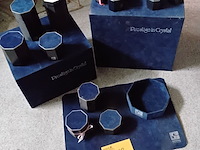 Lot 188 - lot blauw fluwelen displays swarovski - prestige in crystal - afbeelding 2 van  2