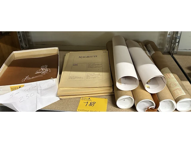 Lot 188 - lot reproductie kunstwerken + cartoonaffiches - afbeelding 1 van  9