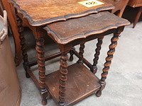 Lot 188 - nachttafeltjes. 2 stuks - afbeelding 2 van  4
