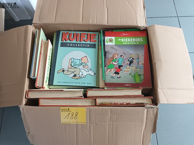 Lot 188 - sprookjesboeken en strips - afbeelding 1 van  4