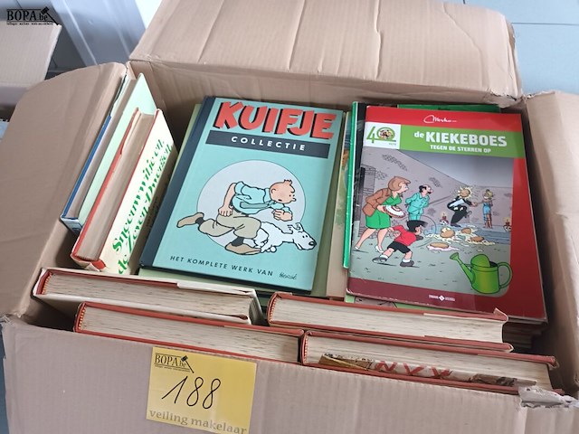 Lot 188 - sprookjesboeken en strips - afbeelding 4 van  4