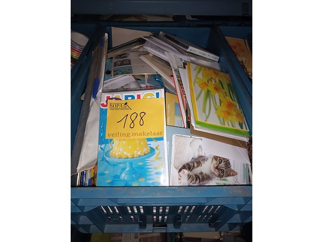 Lot 188 - wenskaarten - afbeelding 1 van  3