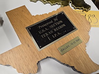 Lot 189 - ipa belgië en ipa texas stenen aandenkens - afbeelding 3 van  3