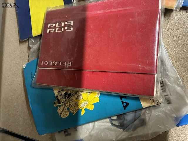 Lot 189 - lot instructieboekjes peugeot 504/505 + vraagbaak - afbeelding 2 van  5