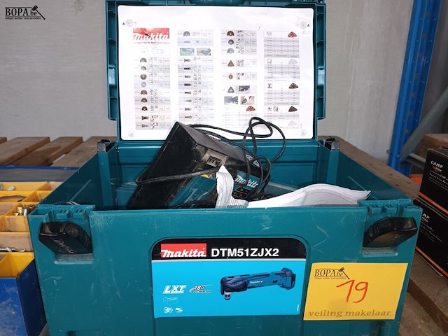 Lot 19 - accu multitool makita - afbeelding 1 van  4