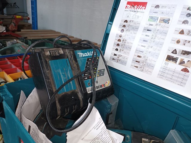 Lot 19 - accu multitool makita - afbeelding 3 van  4
