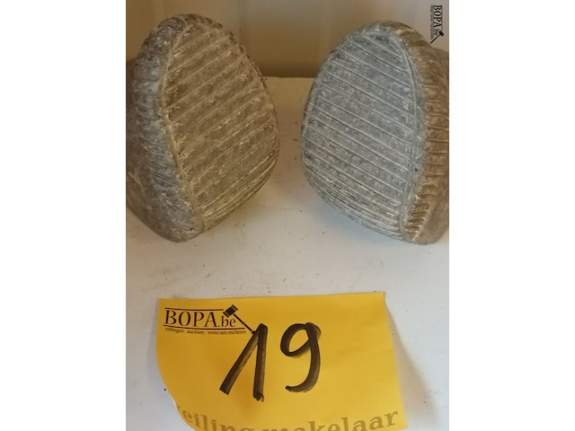 Lot 19 - afrikaanse speksteen boekensteunen - afbeelding 4 van  4