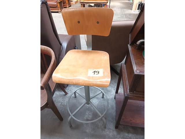 Lot 19 - architectenstoel - afbeelding 1 van  4