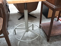 Lot 19 - architectenstoel - afbeelding 2 van  4