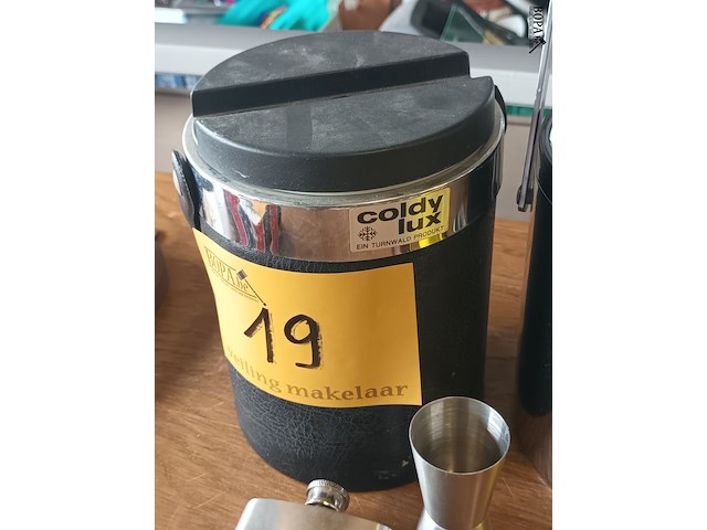 Lot 19 - barbenodigdheden. 6 stuks - afbeelding 4 van  6
