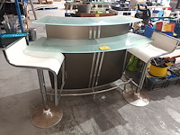 Lot 19 - barmeubel met krukken - afbeelding 1 van  4