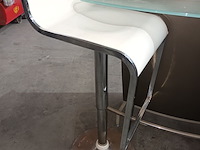 Lot 19 - barmeubel met krukken - afbeelding 2 van  4