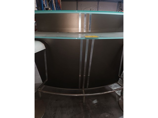 Lot 19 - barmeubel met krukken - afbeelding 3 van  4