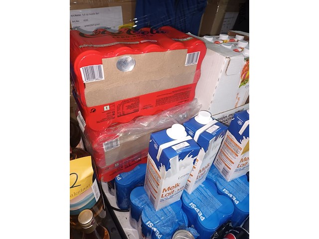 Lot 19 - frisdranken en melk - afbeelding 6 van  6