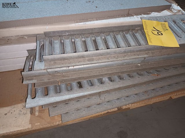 Lot 19 - gootroosters. 10 stuks - afbeelding 3 van  3