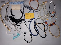 Lot 19 - halskettingen. 15 stuks - afbeelding 1 van  5