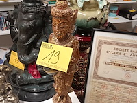 Lot 19 - houten boeddha beeld