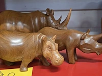 Lot 19 - houten dierenbeeldjes - 3 stuks
