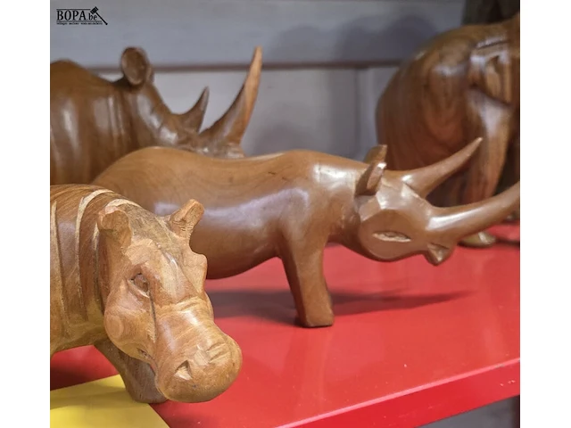 Lot 19 - houten dierenbeeldjes - 3 stuks - afbeelding 2 van  4