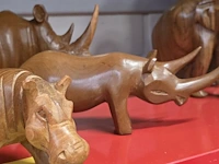 Lot 19 - houten dierenbeeldjes - 3 stuks - afbeelding 2 van  4