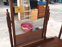 Lot 19 - houten kaptafel