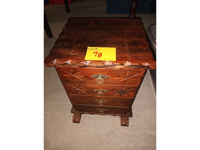 Lot 19 - houten ladekastje - afbeelding 1 van  4
