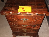 Lot 19 - houten ladekastje - afbeelding 1 van  4