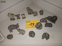 Lot 19 - kleine dierenfiguurtjes. 15 stuks