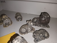 Lot 19 - kleine dierenfiguurtjes. 15 stuks - afbeelding 5 van  6