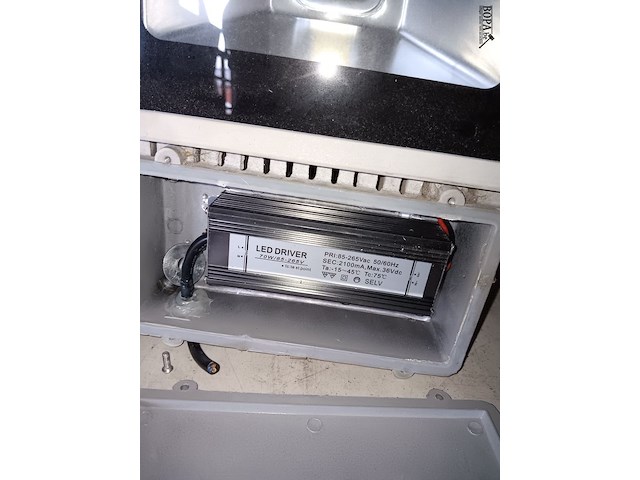 Lot 19 - ledstralers - 3 stuks - afbeelding 2 van  3