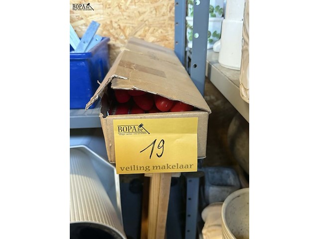 Lot 19 - lot isoglass hometec messen - afbeelding 1 van  2