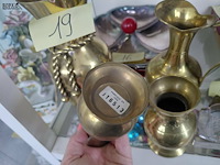 Lot 19 - lot vintage messing vaasjes, made in india brass - afbeelding 4 van  4