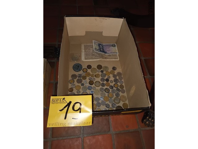 Lot 19 - muntstukken en oud geld - afbeelding 1 van  4