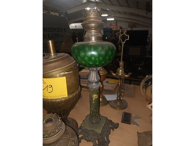Lot 19 - olielampen. 3 stuks - afbeelding 3 van  5