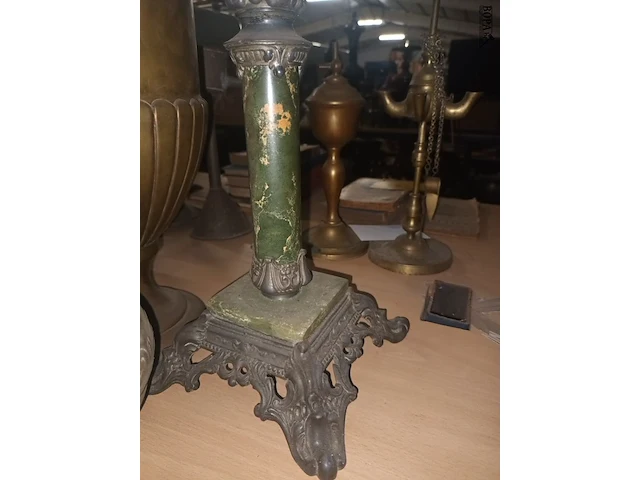 Lot 19 - olielampen. 3 stuks - afbeelding 4 van  5