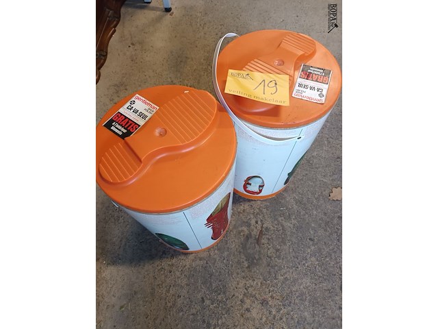 Lot 19 - retro schoenpoetsdozen. 2 stuks - afbeelding 1 van  4