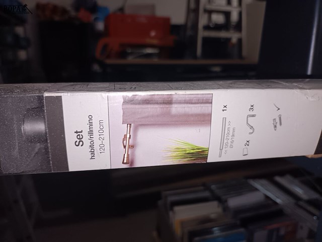 Lot 19 - uitschuifbare gordijnroede - afbeelding 2 van  4