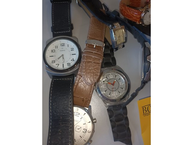 Lot 19 - vintage horloges. 15 stuks - afbeelding 2 van  5