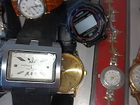 Lot 19 - vintage horloges. 15 stuks - afbeelding 3 van  5